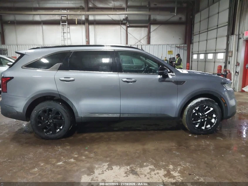 Kia Sorento 2.5l S, снимка 13 - Автомобили и джипове - 53807805