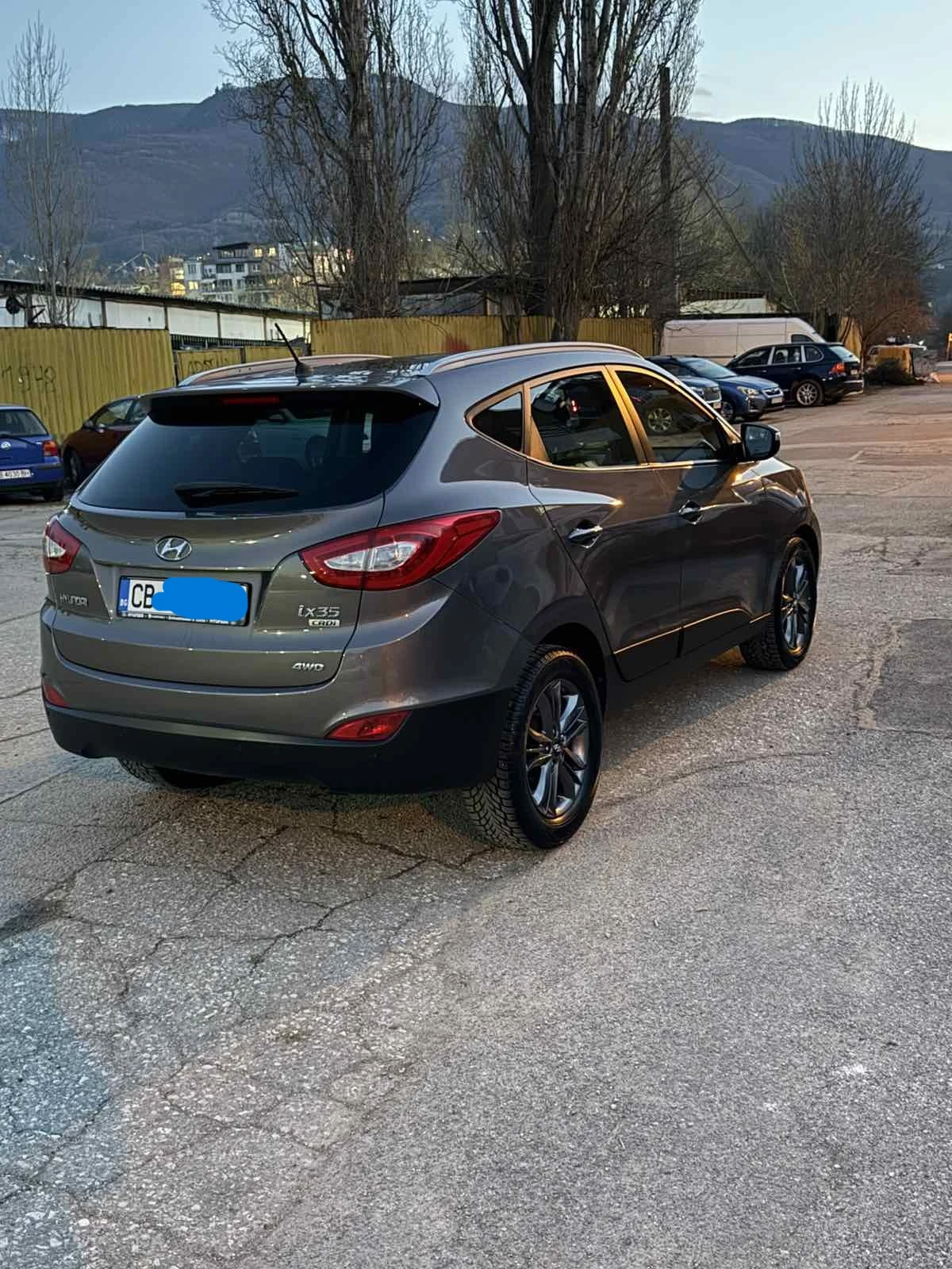 Hyundai IX35 2.0CRDI, снимка 5 - Автомобили и джипове - 54028741