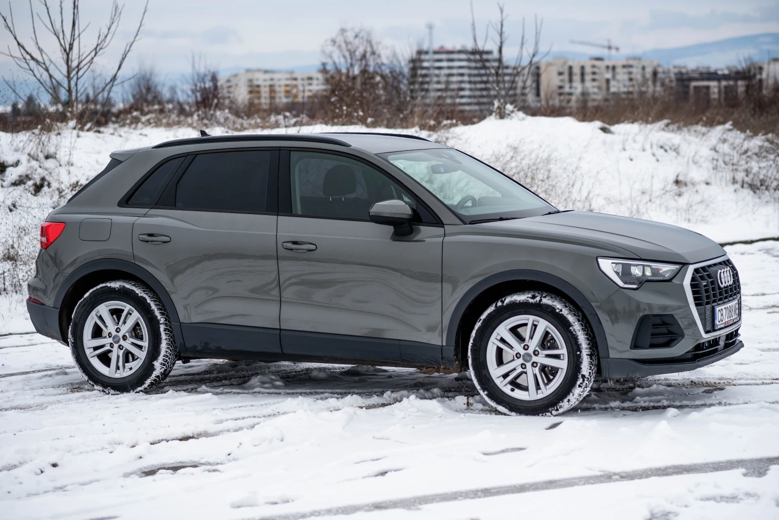 Audi Q3, снимка 4 - Автомобили и джипове - 54371702