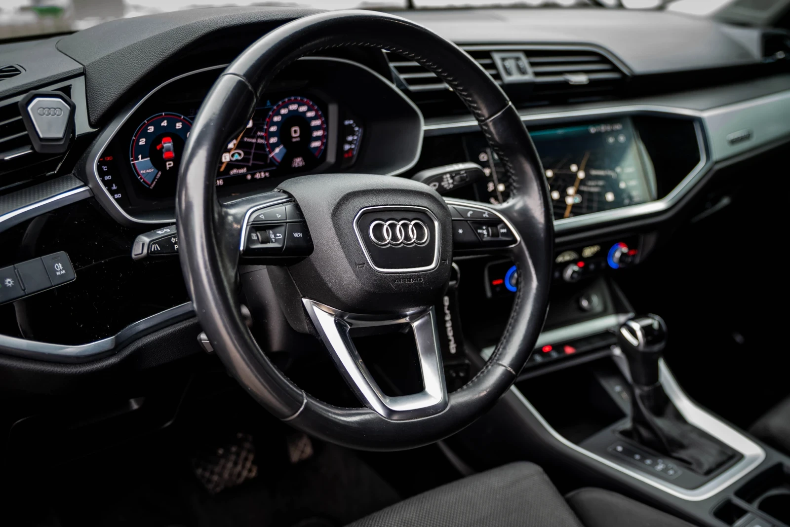 Audi Q3, снимка 5 - Автомобили и джипове - 54371702