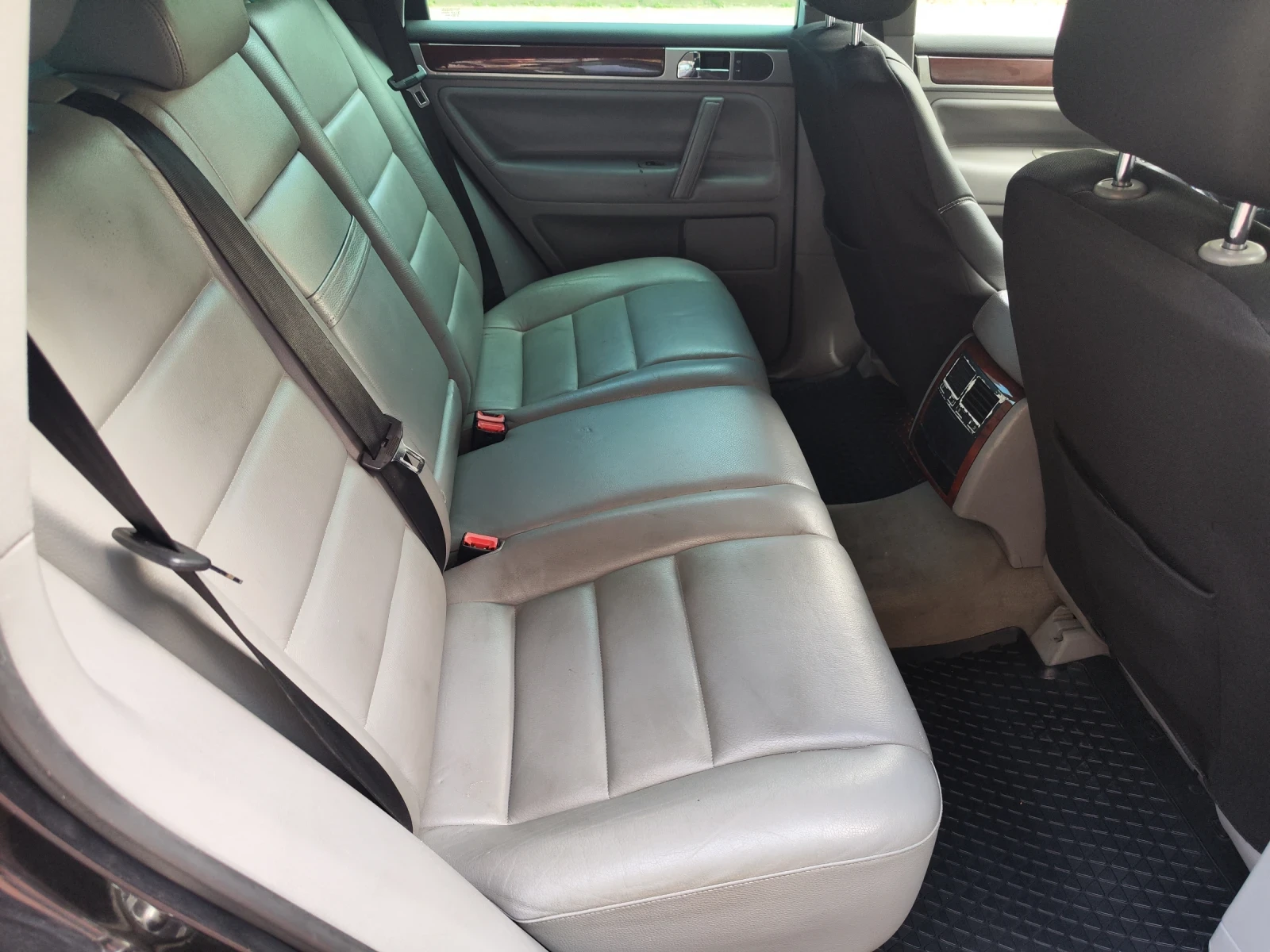 VW Touareg, снимка 6 - Автомобили и джипове - 54873754