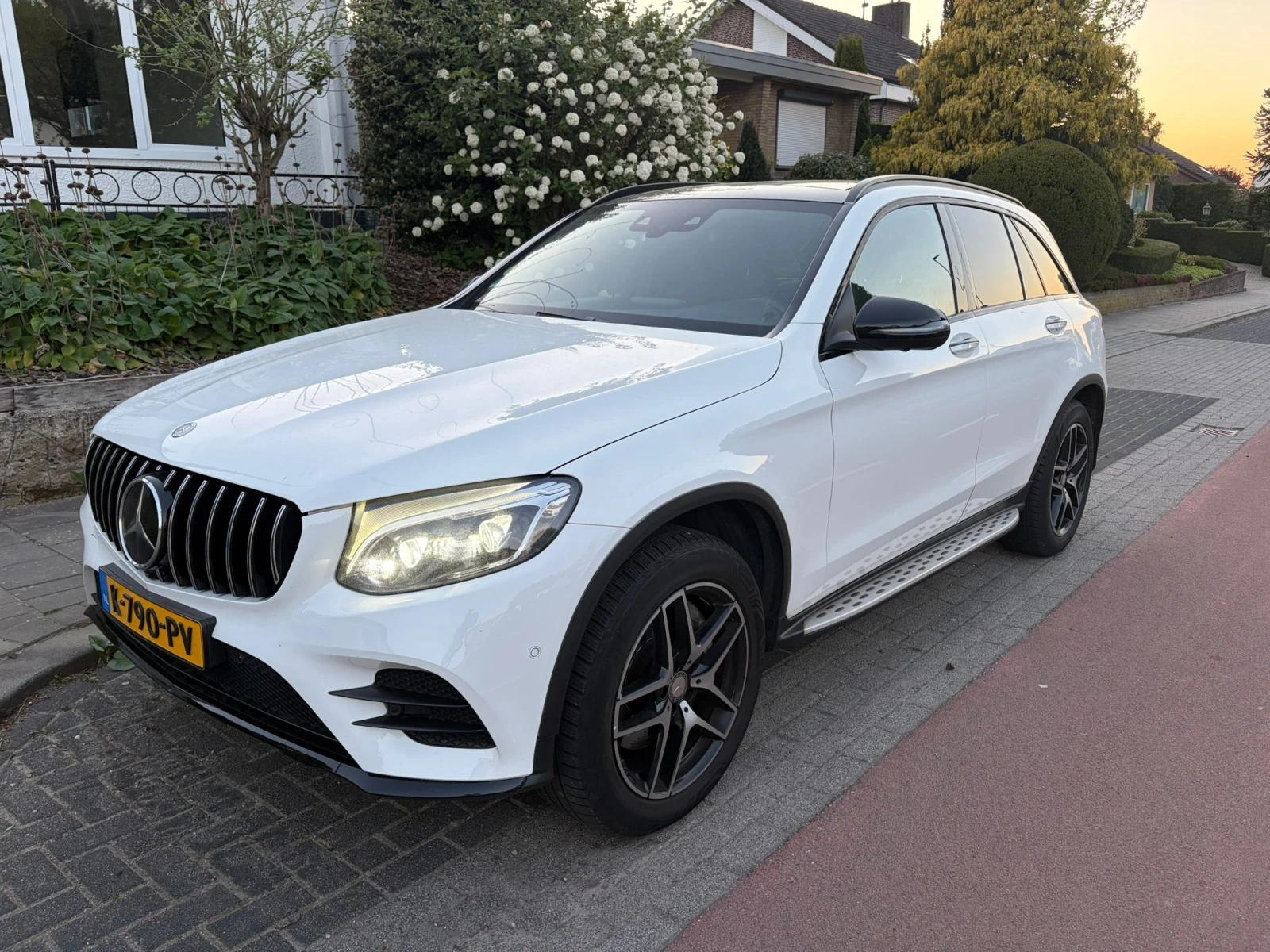 Mercedes-Benz GLC 250 D AMG PAKET PANO 360 BURMEISTER DISTRONIC