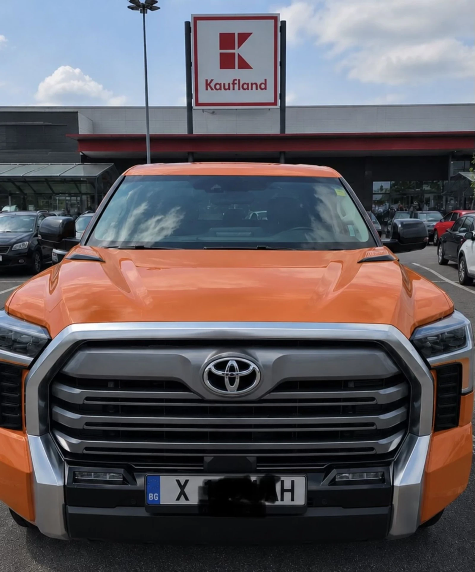 Toyota Tundra CREWMAX HYBRID 