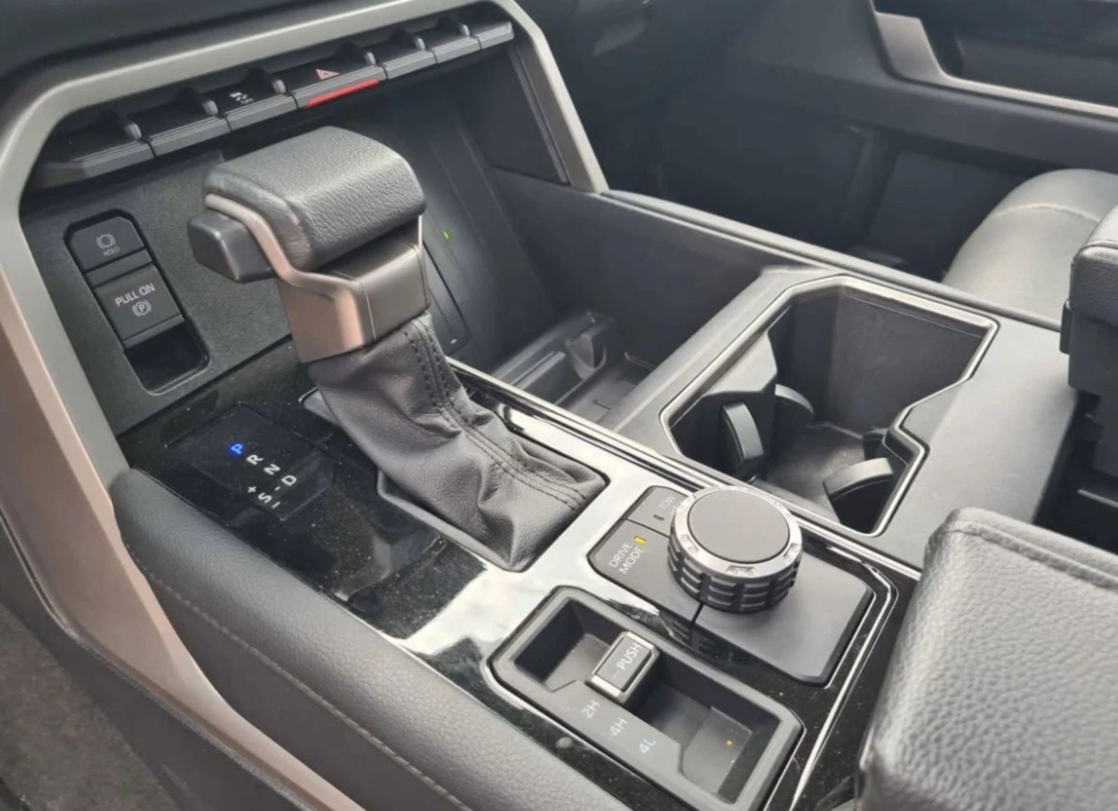 Toyota Tundra CREWMAX HYBRID , снимка 7 - Автомобили и джипове - 55317351