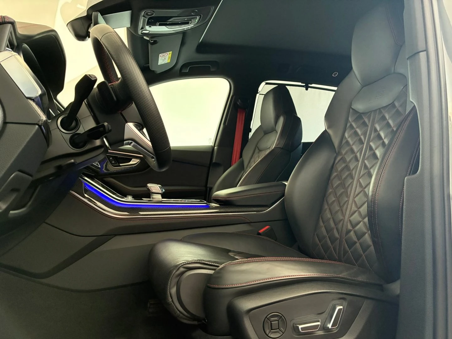 Audi SQ7, снимка 16 - Автомобили и джипове - 56005968