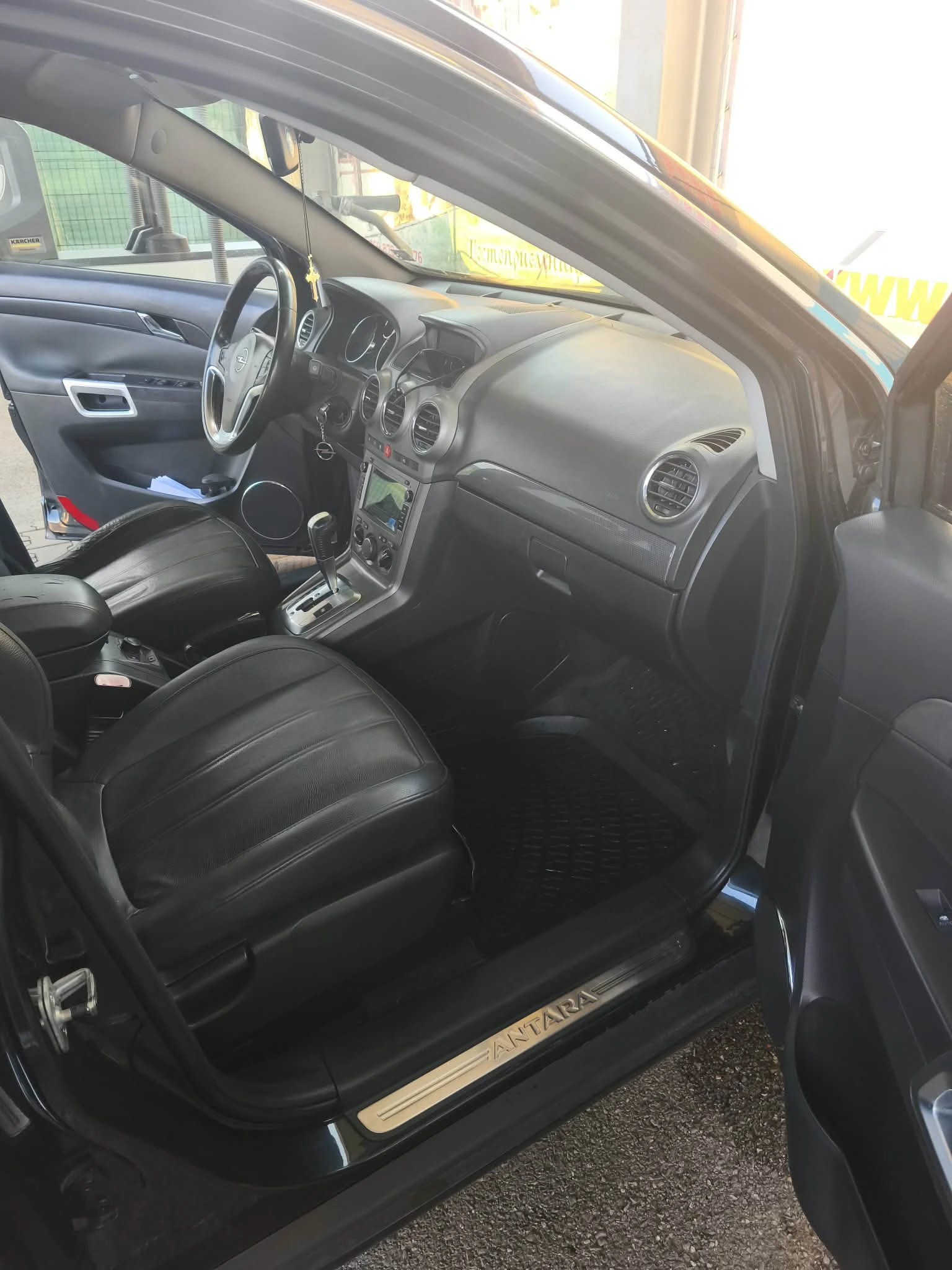 Opel Antara 3.2 V6 , снимка 13 - Автомобили и джипове - 55579646