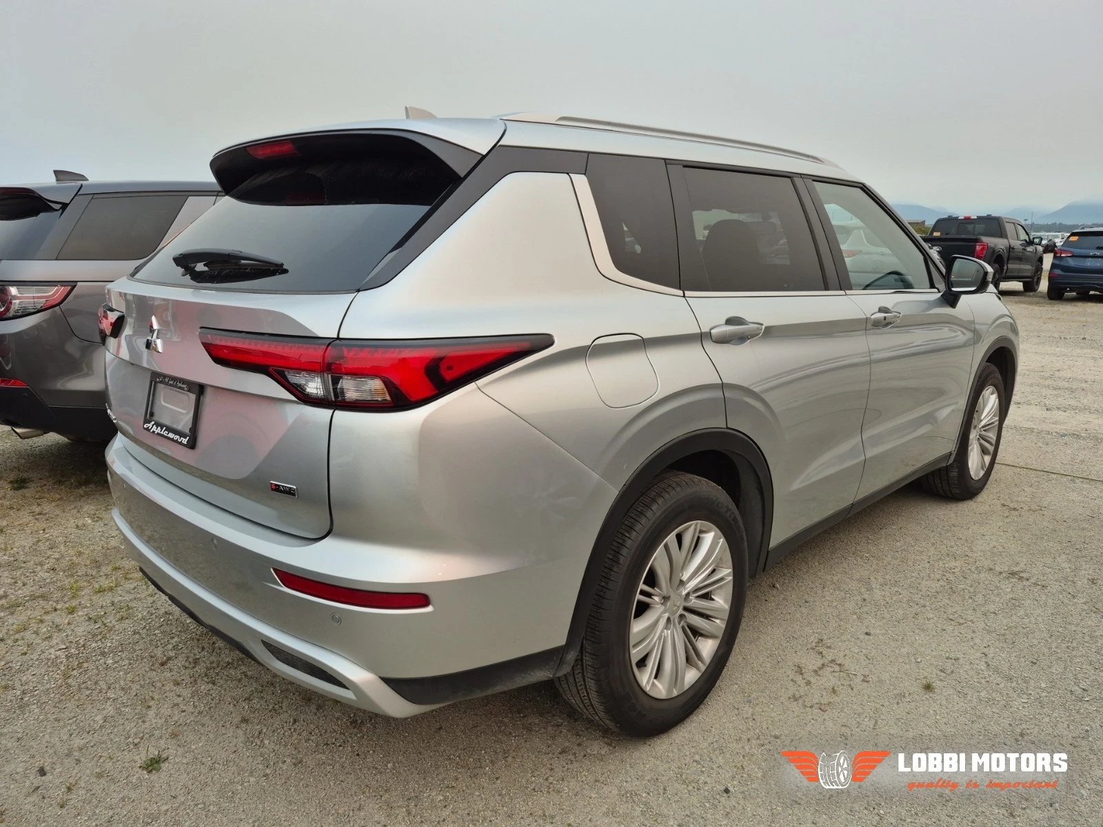 Mitsubishi Outlander, снимка 3 - Автомобили и джипове - 55928998