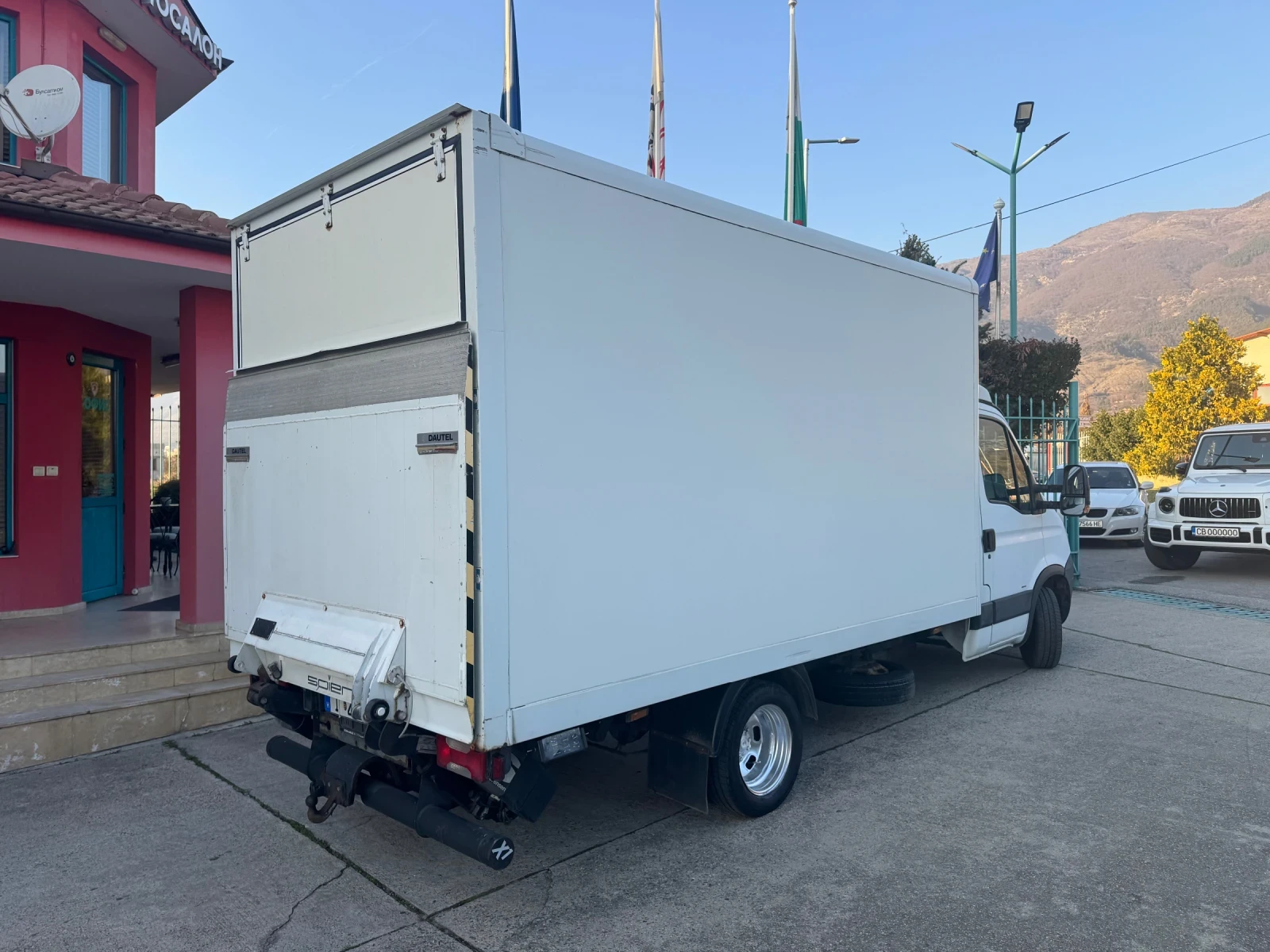 Iveco Daily 3.0HPI* 35C15* Климатик* Падащ борд* 148.000km - изображение 9