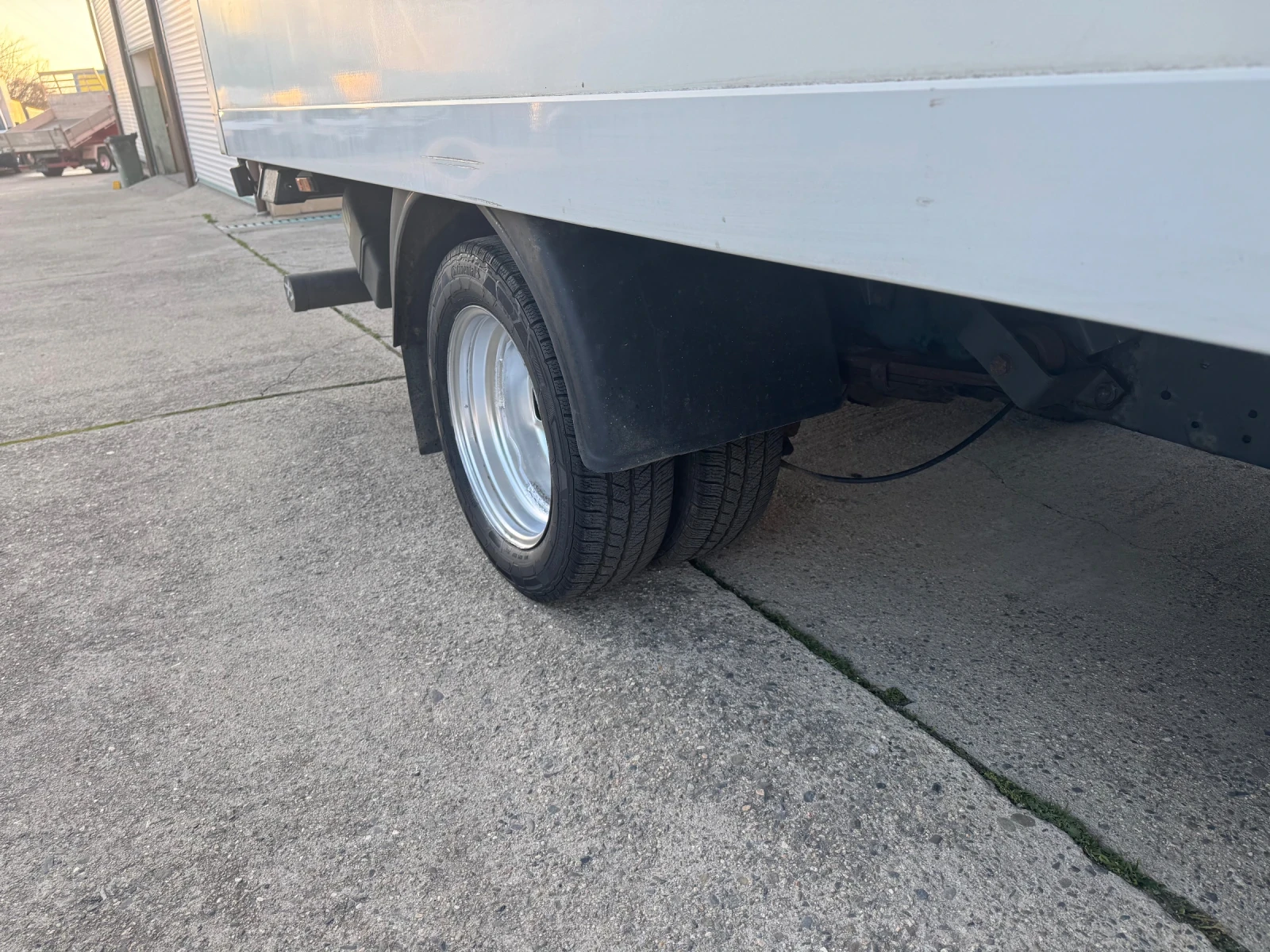 Iveco Daily 3.0HPI* 35C15* Климатик* Падащ борд* 148.000km - изображение 10