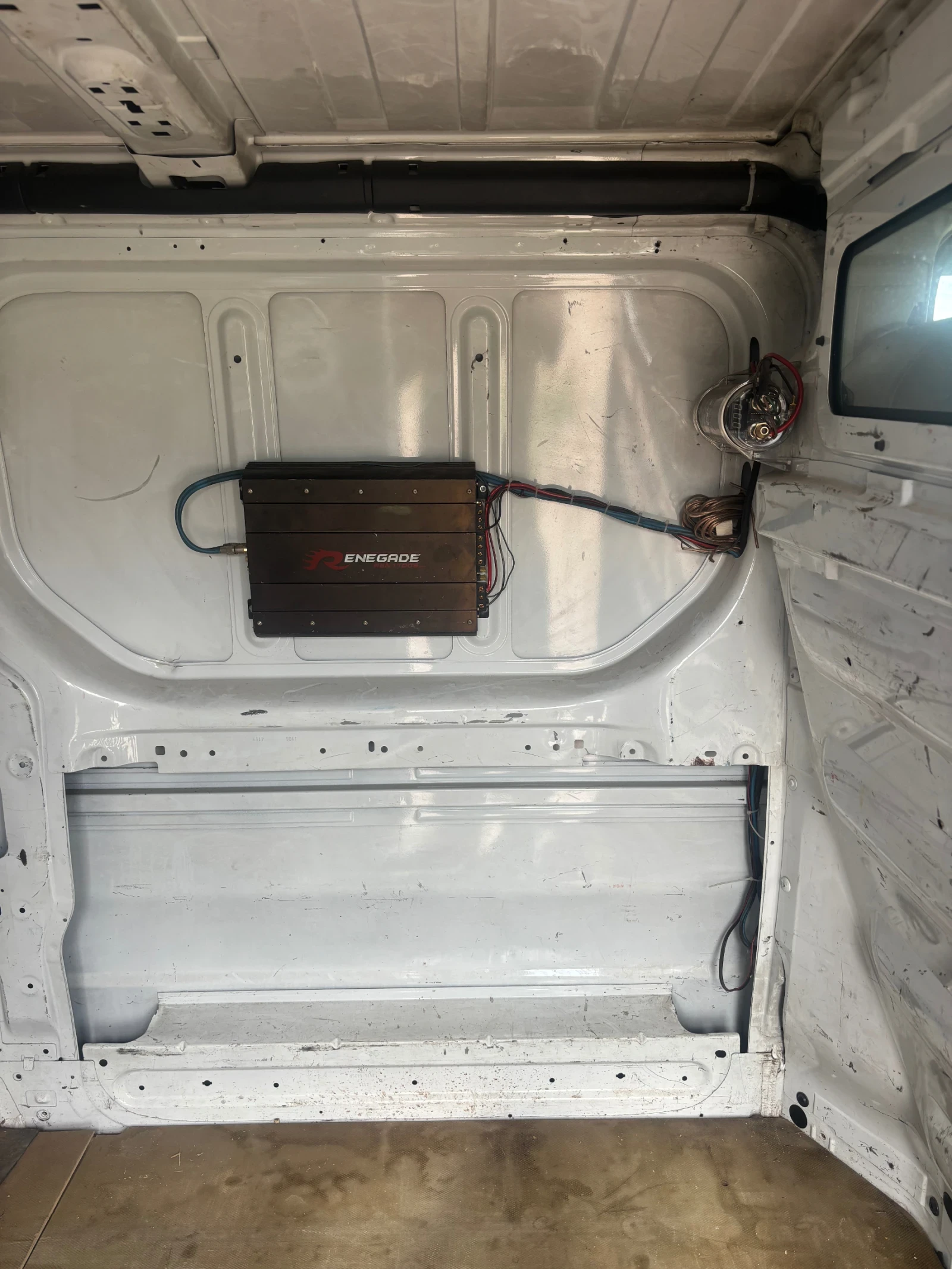 Opel Vivaro, снимка 7 - Бусове и автобуси - 55067808