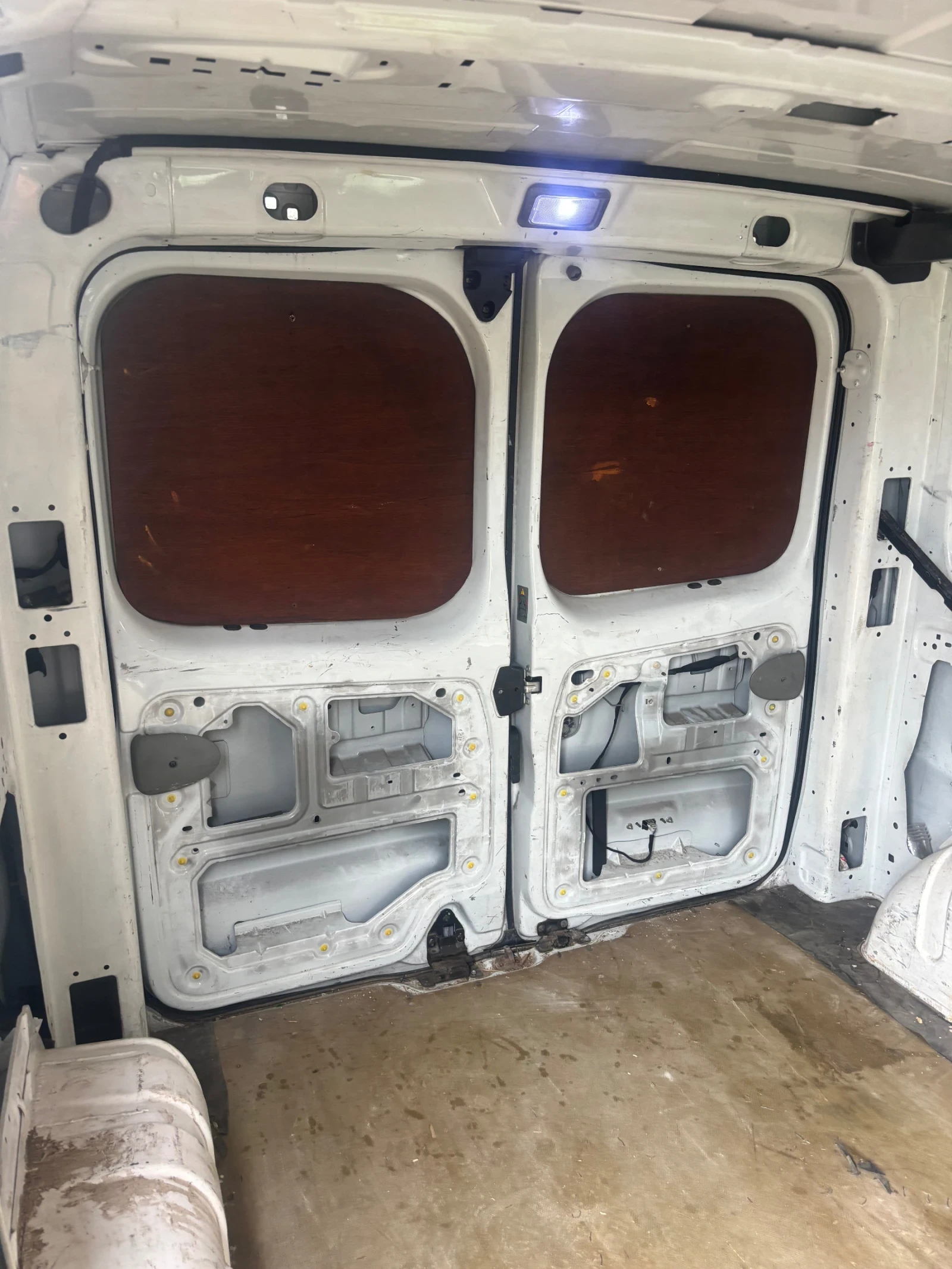 Opel Vivaro, снимка 5 - Бусове и автобуси - 55067808