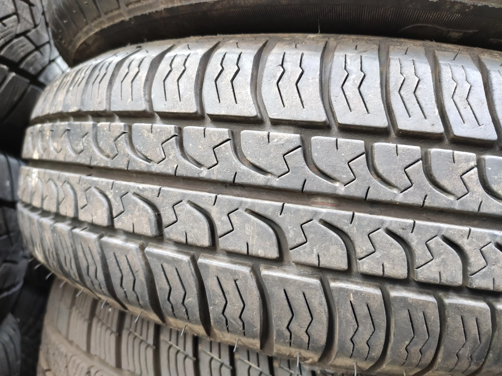 Гуми Летни 175/80R14, снимка 2 - Гуми и джанти - 53980535
