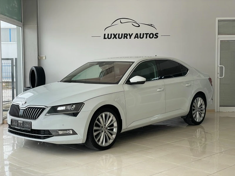 Skoda Superb НАЛИЧЕН* 2.0TDI* DSG* Alkantra* 19Zoll* CANTON* DC, снимка 3 - Автомобили и джипове - 47216942