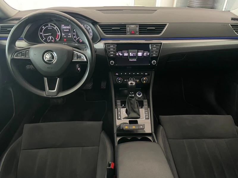 Skoda Superb НАЛИЧЕН* 2.0TDI* DSG* Alkantra* 19Zoll* CANTON* DC, снимка 13 - Автомобили и джипове - 47216942