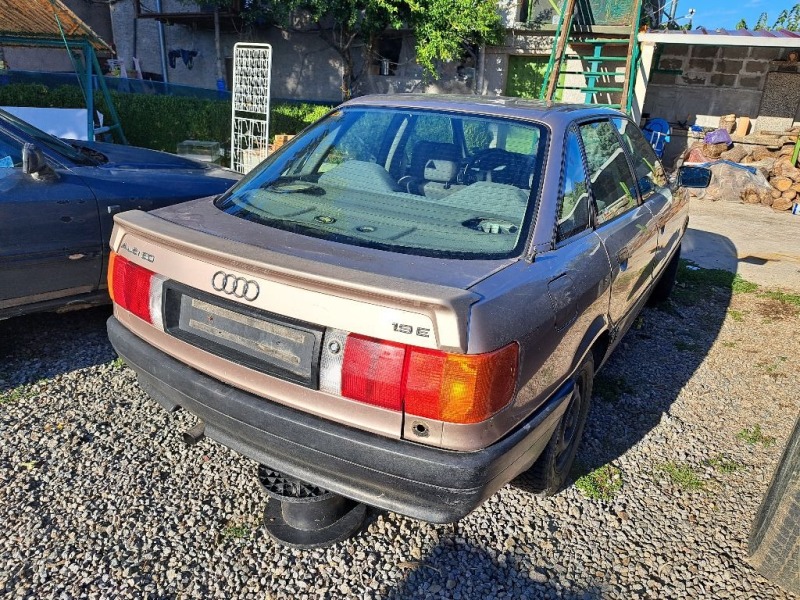 Audi 80 1.9 бензин, снимка 6 - Автомобили и джипове - 45711791