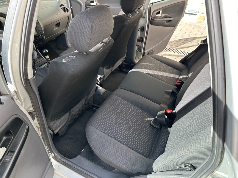Seat Cordoba 1,4 KLIMA GAS, снимка 12 - Автомобили и джипове - 46357402