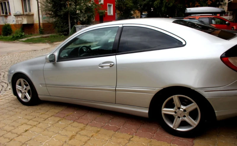 Mercedes-Benz C 220 Sport coupe, снимка 2 - Автомобили и джипове - 48731310