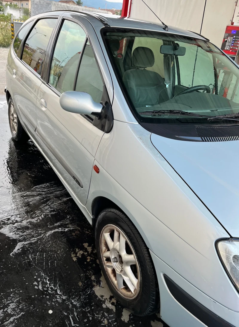 Renault Scenic 1.6 газ/бензин, снимка 2 - Автомобили и джипове - 47345562