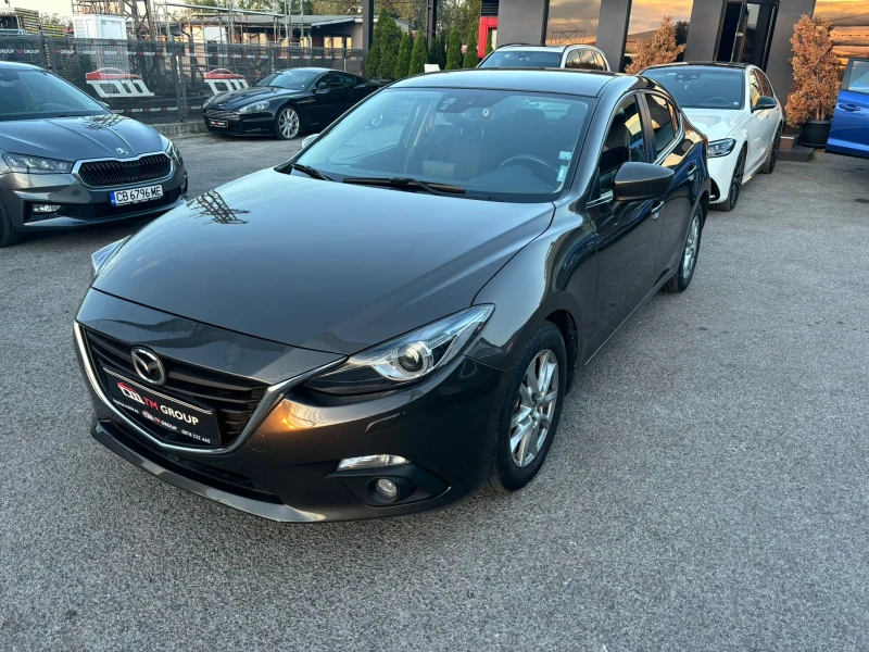 Mazda 3 1.5* Skyactive* KEYLESS GO, снимка 2 - Автомобили и джипове - 47440973