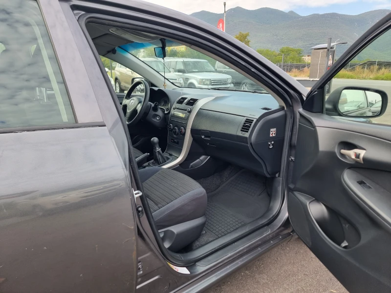 Toyota Corolla 1.4I, снимка 15 - Автомобили и джипове - 51670608