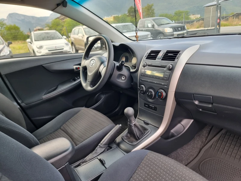 Toyota Corolla 1.4I, снимка 16 - Автомобили и джипове - 51670608