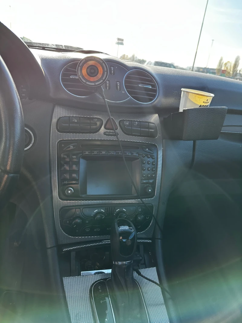 Mercedes-Benz CLK 320 V6, снимка 8 - Автомобили и джипове - 52423005