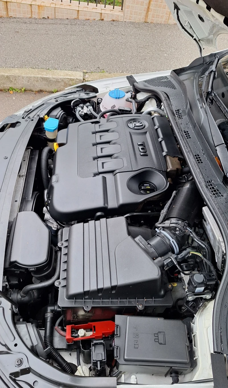 Skoda Rapid Седан 2016г. EURO6 1.6tdi 115кс , снимка 16 - Автомобили и джипове - 52598246