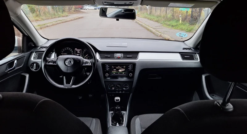 Skoda Rapid Седан 2016г. EURO6 1.6tdi 115кс , снимка 7 - Автомобили и джипове - 52598246