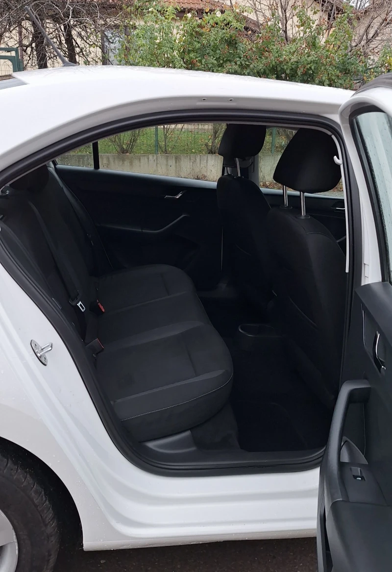 Skoda Rapid Седан 2016г. EURO6 1.6tdi 115кс , снимка 14 - Автомобили и джипове - 52598246