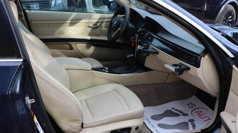 BMW 330 xDrive/BiXenon/PDC/Rain Sensor/Cruise Control, снимка 13 - Автомобили и джипове - 52647645