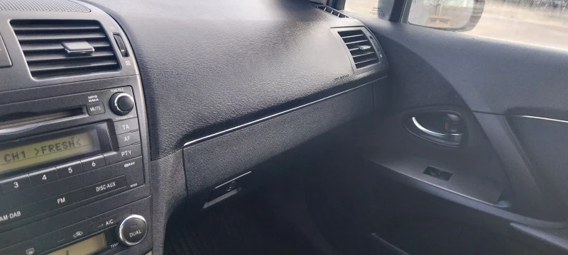 Toyota Avensis 2.0 DFD 126кс, снимка 13 - Автомобили и джипове - 52838359
