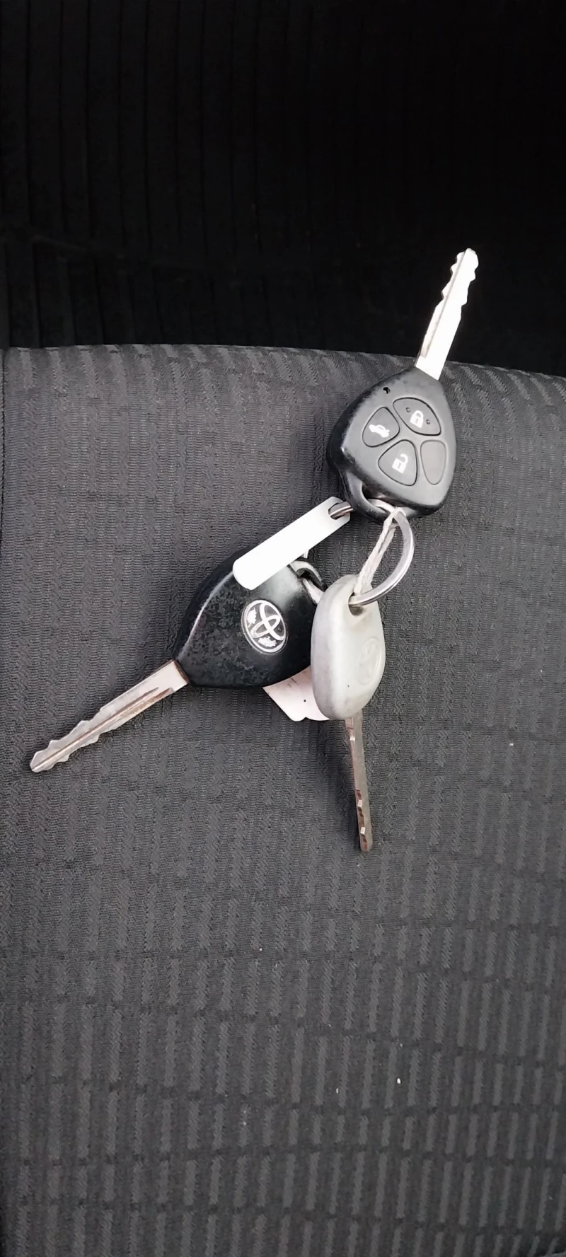 Toyota Avensis 2.0 DFD 126кс, снимка 12 - Автомобили и джипове - 52838359