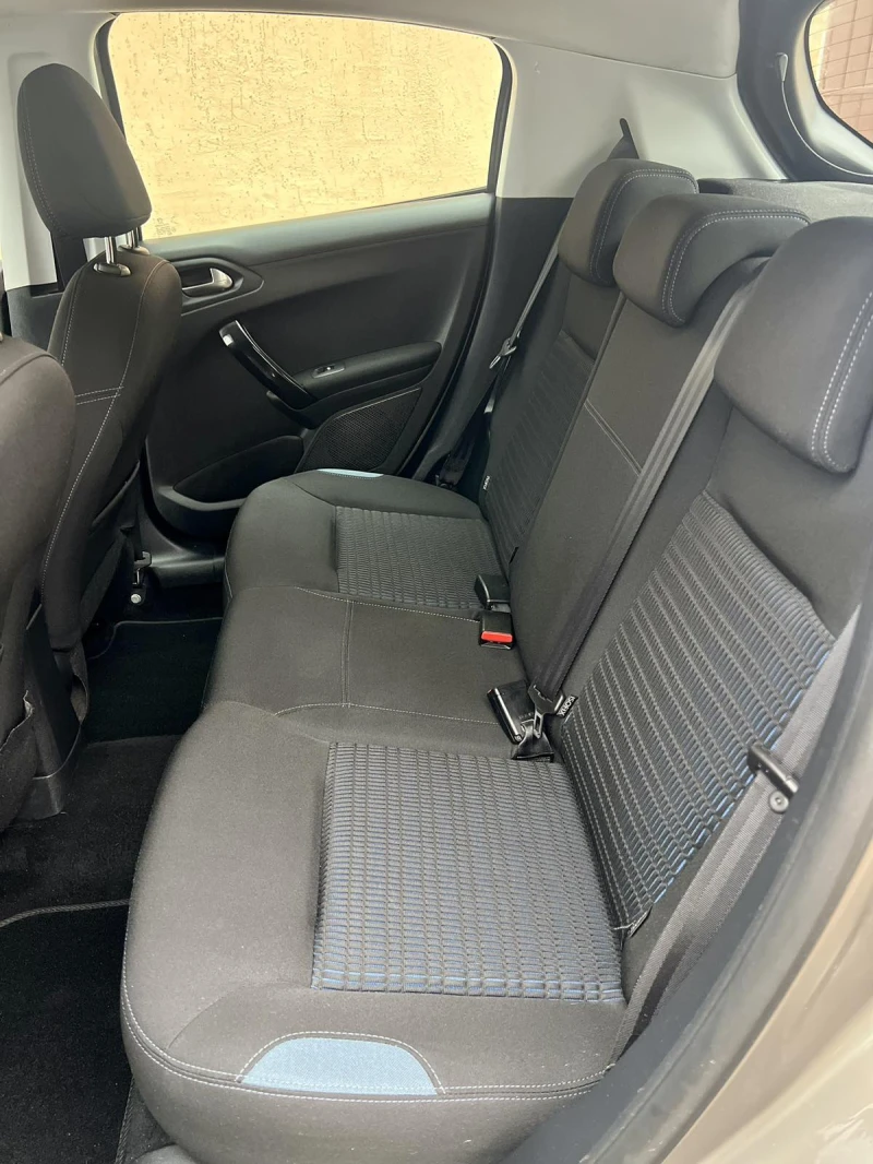 Peugeot 208 1.6HDI, NAVI, LED, снимка 10 - Автомобили и джипове - 52859162