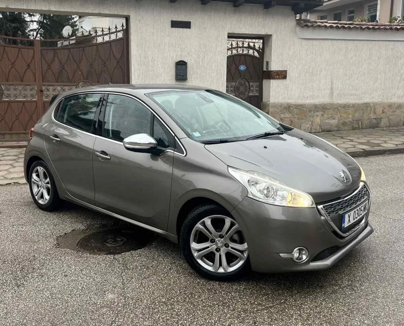 Peugeot 208 1.6HDI, NAVI, LED, снимка 17 - Автомобили и джипове - 52859162