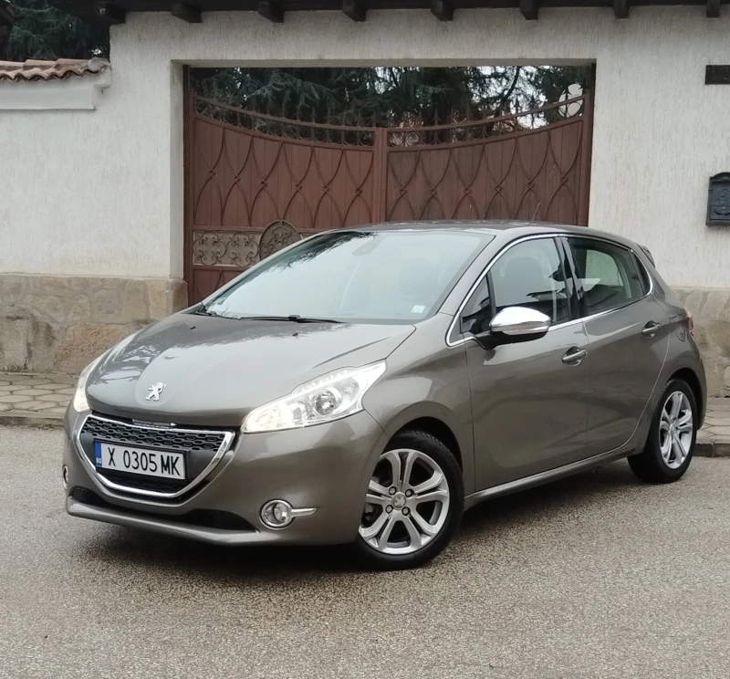 Peugeot 208 1.6HDI, NAVI, LED