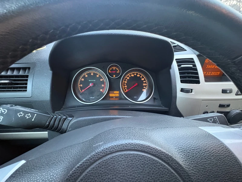 Opel Zafira, снимка 4 - Автомобили и джипове - 52913979