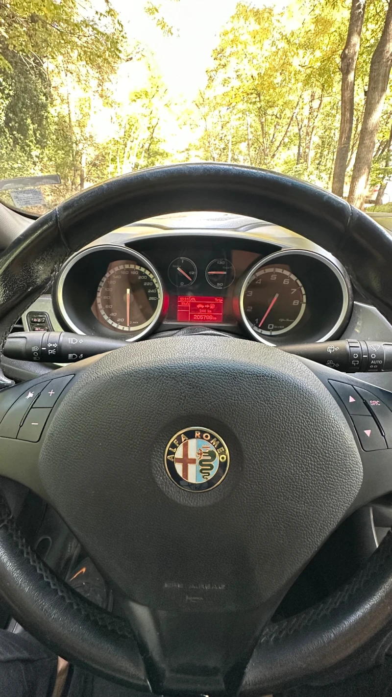 Alfa Romeo Giulietta 1.4 Бензин/Газ 120 коня, снимка 12 - Автомобили и джипове - 53398668