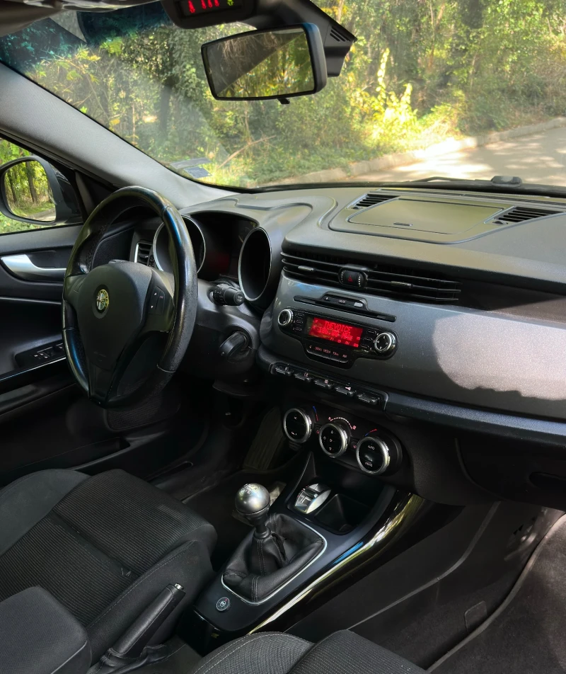 Alfa Romeo Giulietta 1.4 Бензин/Газ 120 коня, снимка 14 - Автомобили и джипове - 53398668