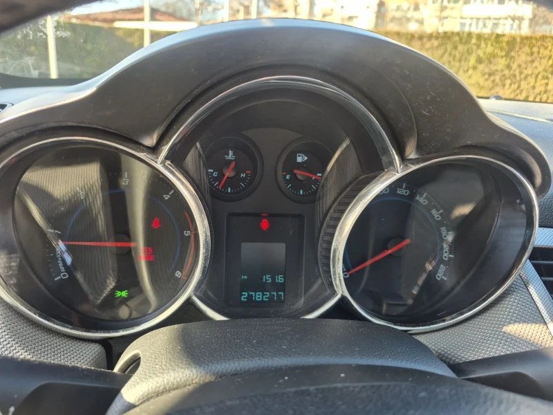 Chevrolet Cruze, снимка 7 - Автомобили и джипове - 53458817