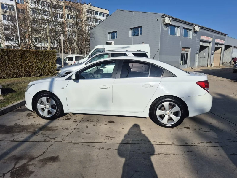 Chevrolet Cruze, снимка 4 - Автомобили и джипове - 53458817