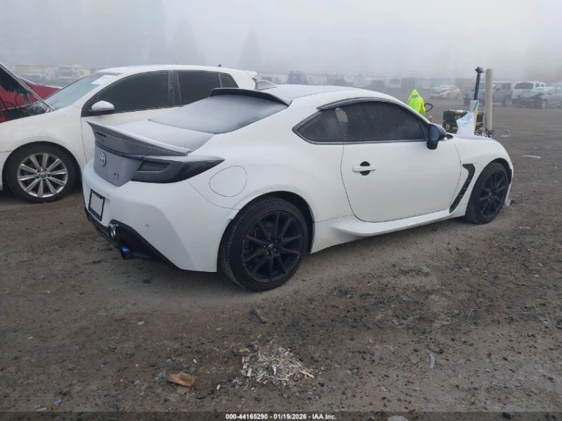 Toyota GR86, снимка 2 - Автомобили и джипове - 53507415