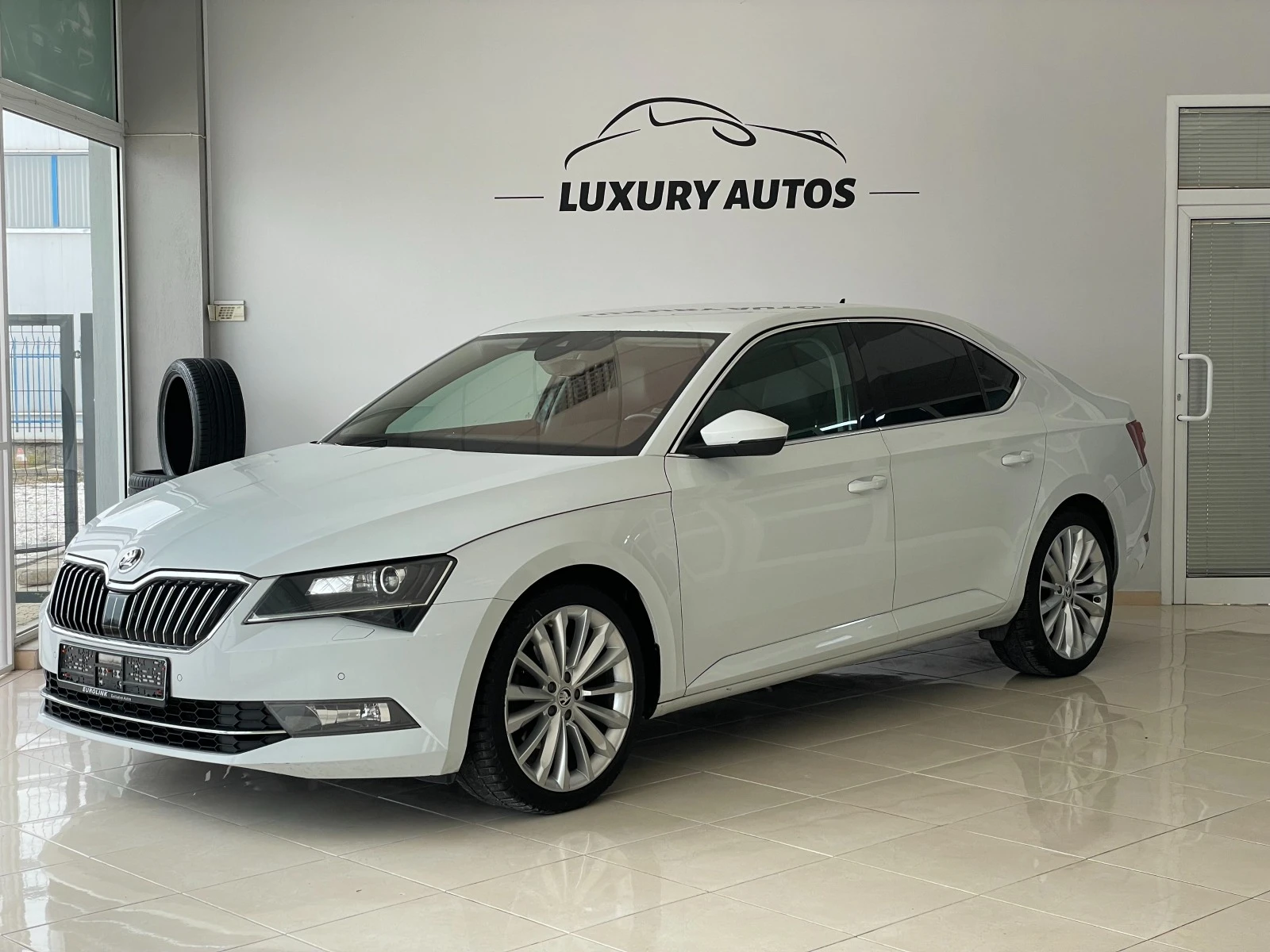 Skoda Superb НАЛИЧЕН* 2.0TDI* DSG* Alkantra* 19Zoll* CANTON* DC - изображение 3