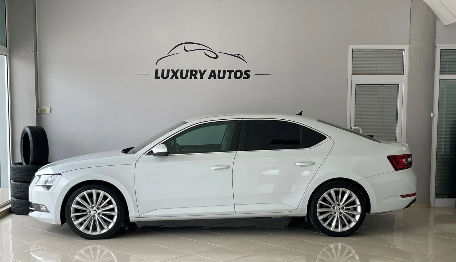 Skoda Superb НАЛИЧЕН* 2.0TDI* DSG* Alkantra* 19Zoll* CANTON* DC - изображение 4