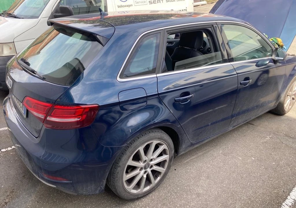 Audi A3 1.6tdi автомат - изображение 9