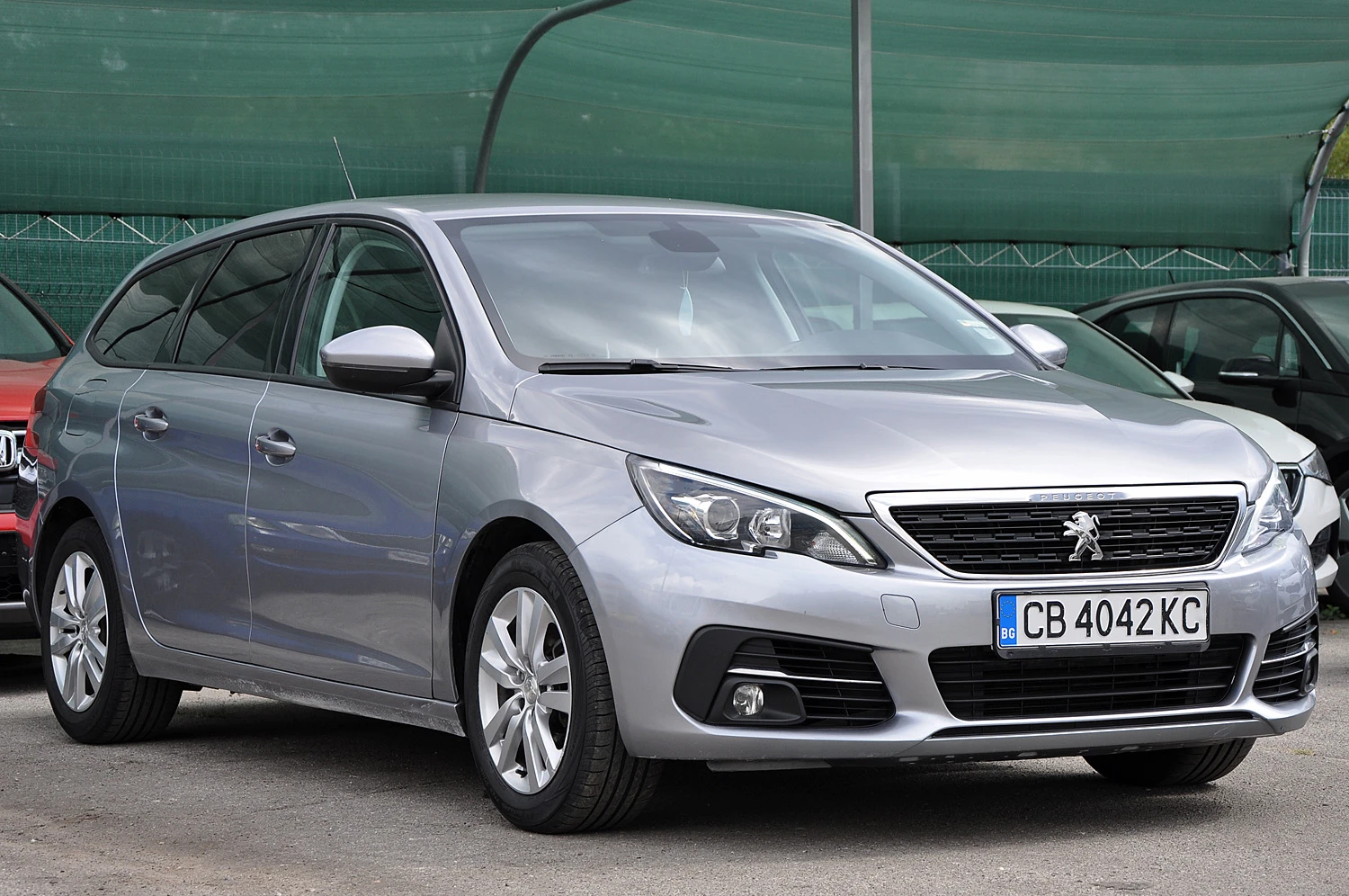 Peugeot 308 1.2 e-THP AT - изображение 3