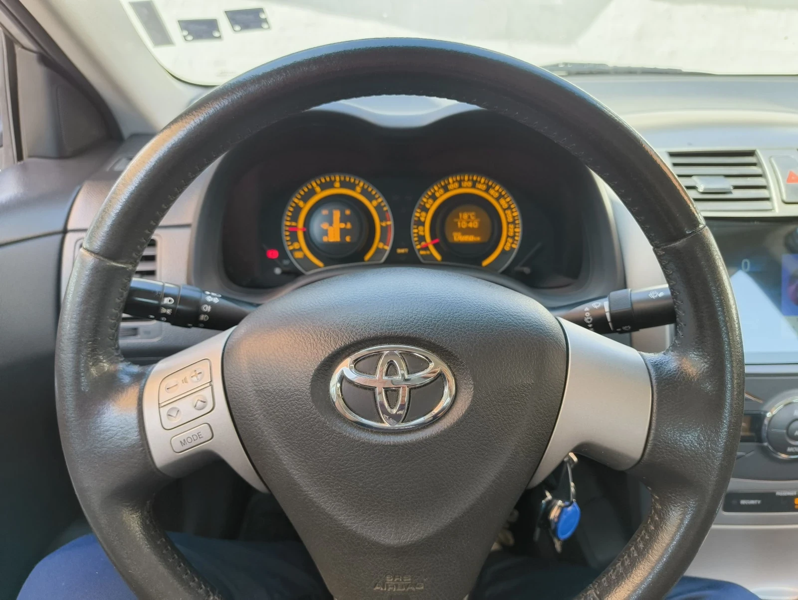 Toyota Corolla 1, 6 16VVTI, 132кс, 6MT - изображение 2