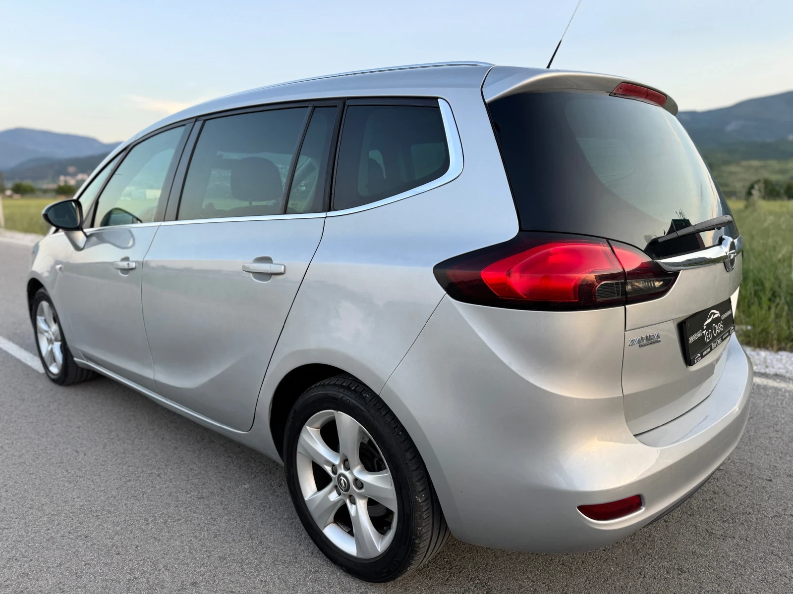 Opel Zafira Tourer 2.0 CDTi 6+ 1 - изображение 8