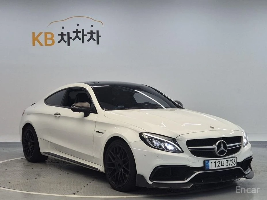Mercedes-Benz C 63 AMG  - изображение 4