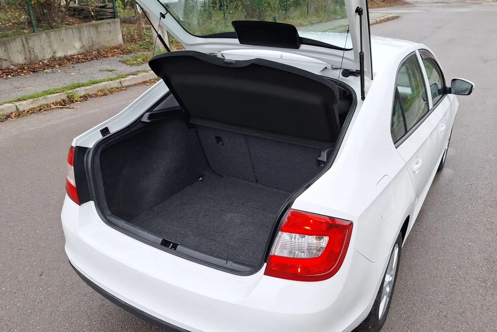 Skoda Rapid Седан 2016г. EURO6 1.6tdi 115кс  - изображение 4