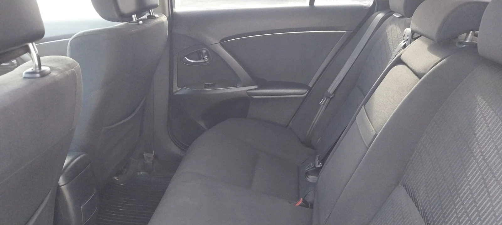 Toyota Avensis 2.0 DFD 126кс - изображение 6